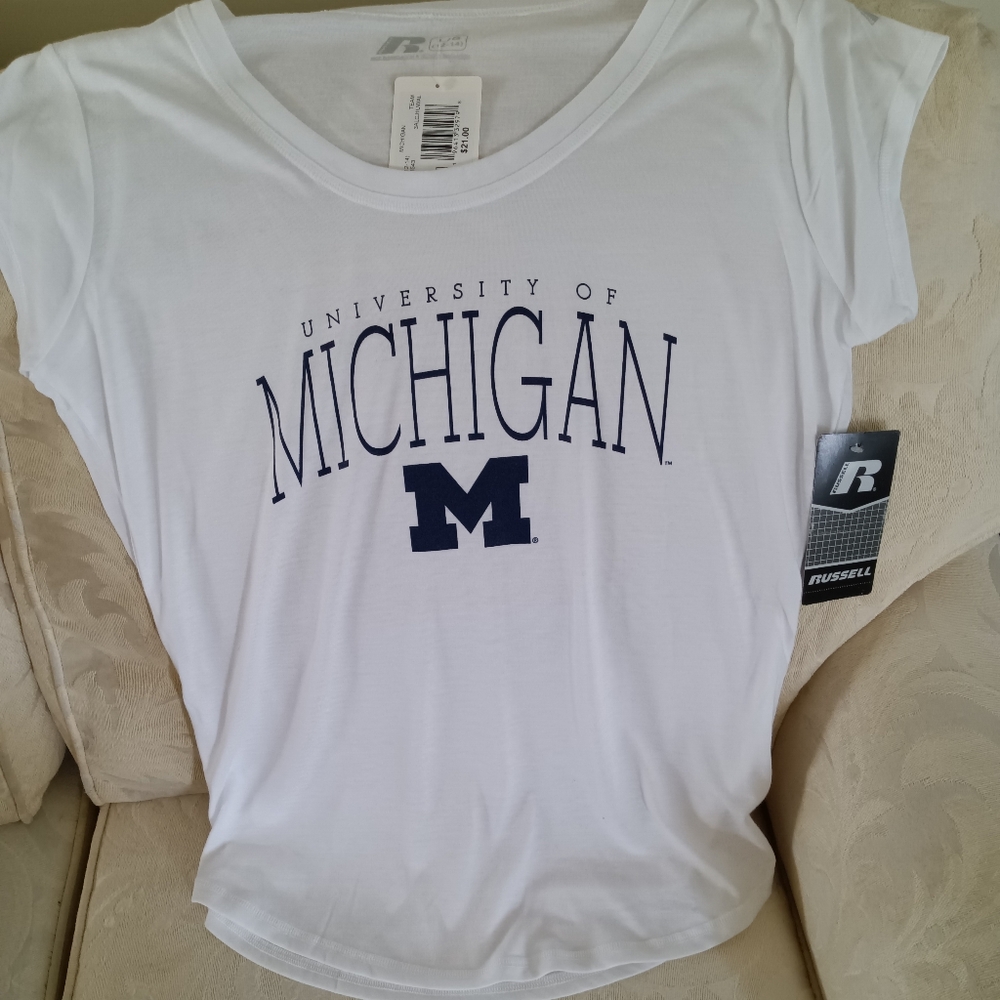 U of 🎓M t-shirt